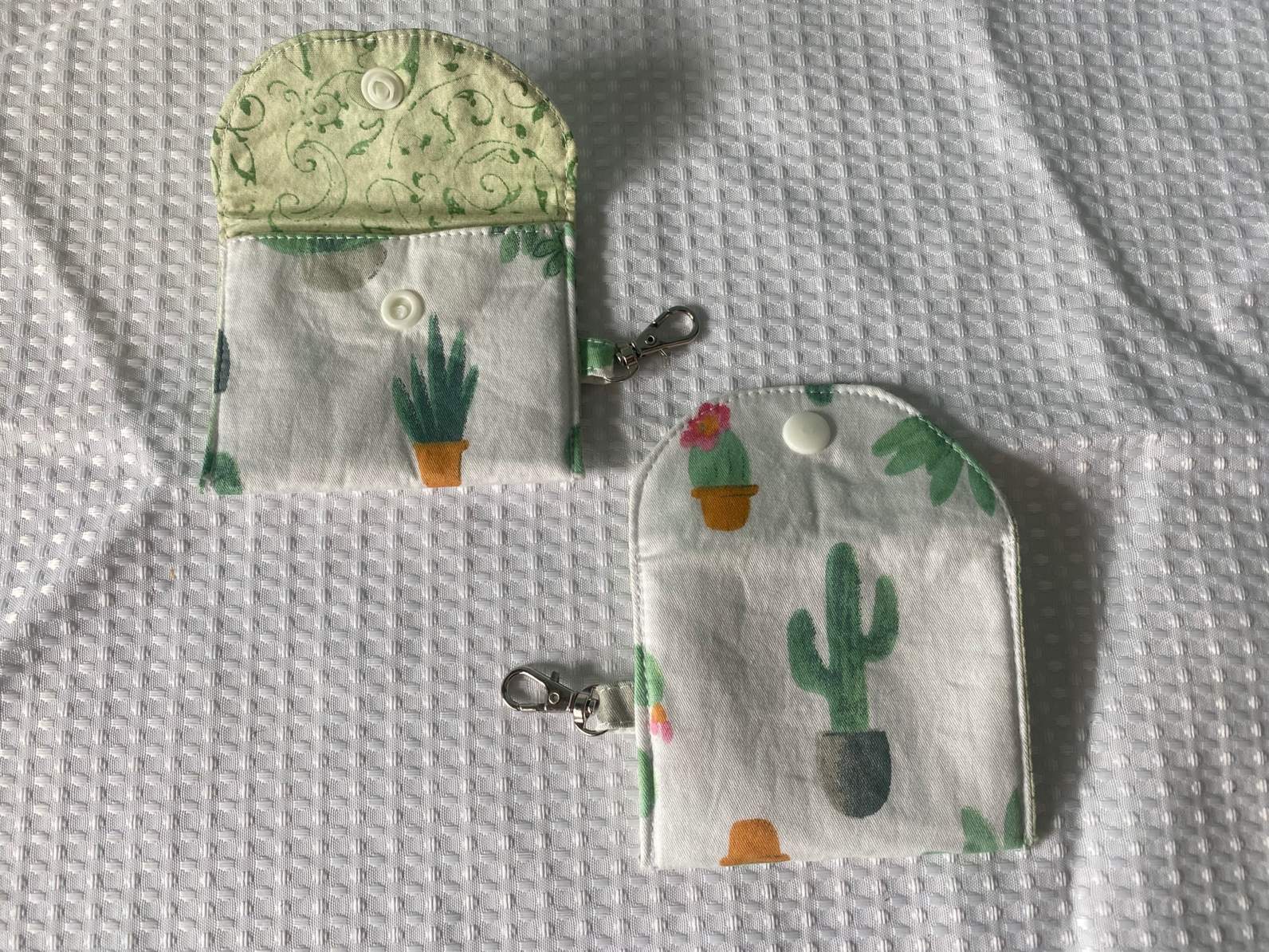 Ear Bud Case - White Cactus - Large