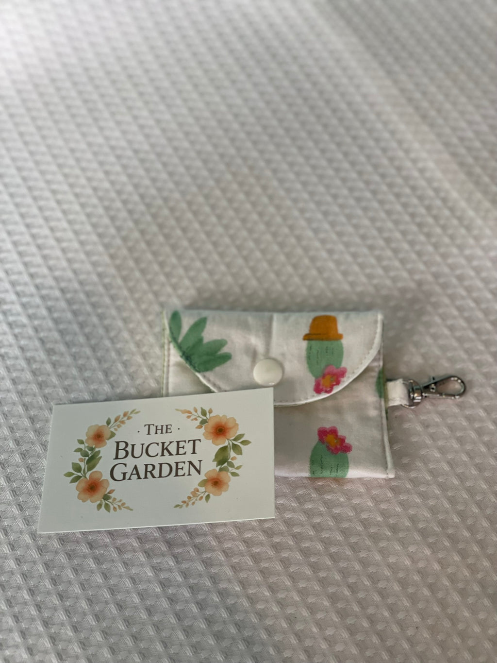 Ear Bud Case - White Cactus - Large