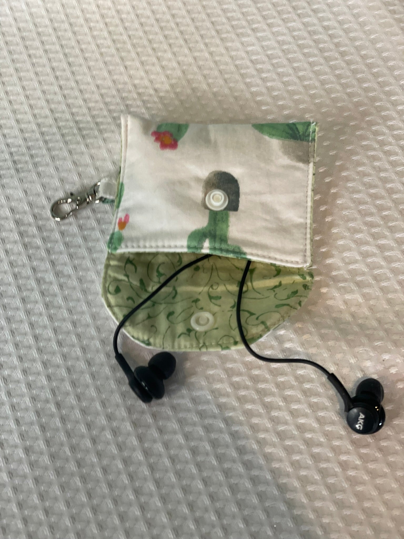Ear Bud Case - White Cactus - Large