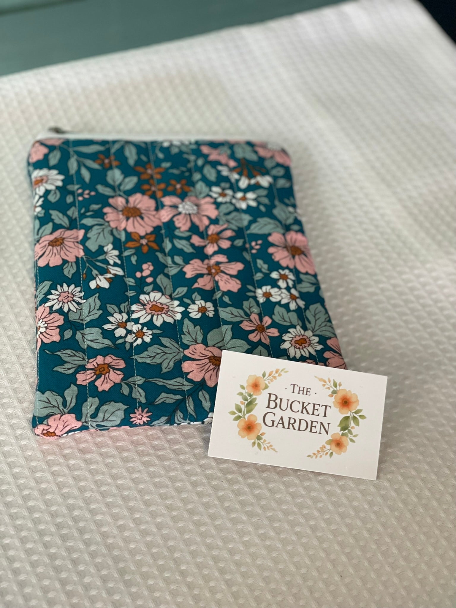 Kindle/Book Zippered Pouch - Green Floral - Small