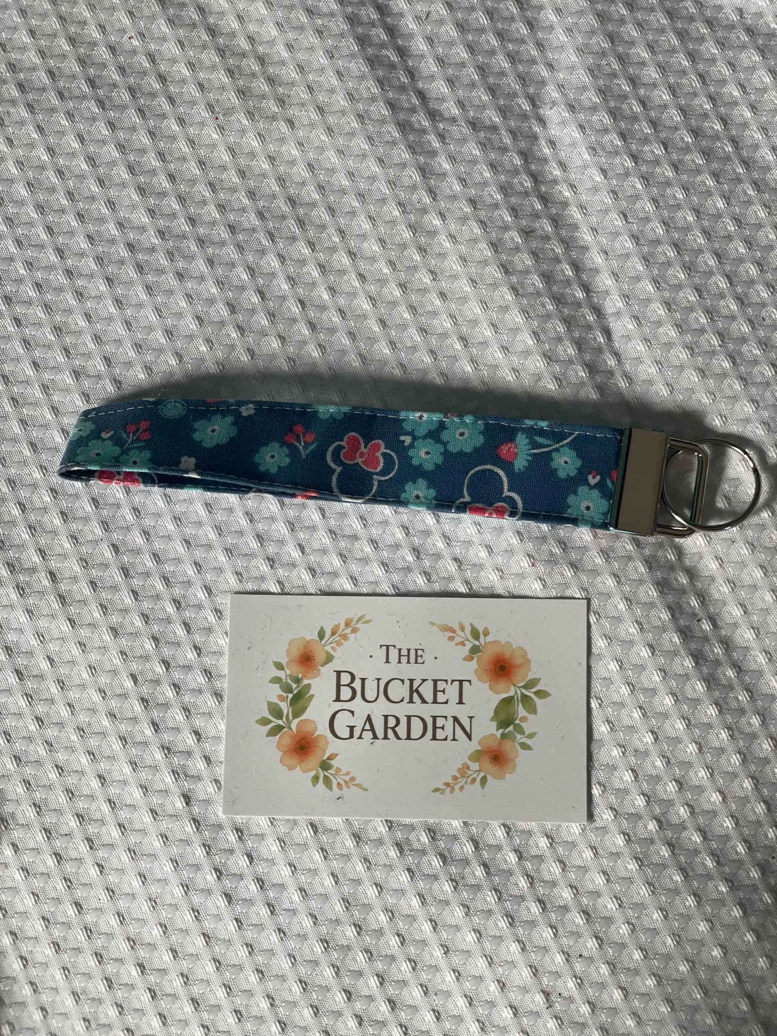 Wristlet - Minnie with Flowers