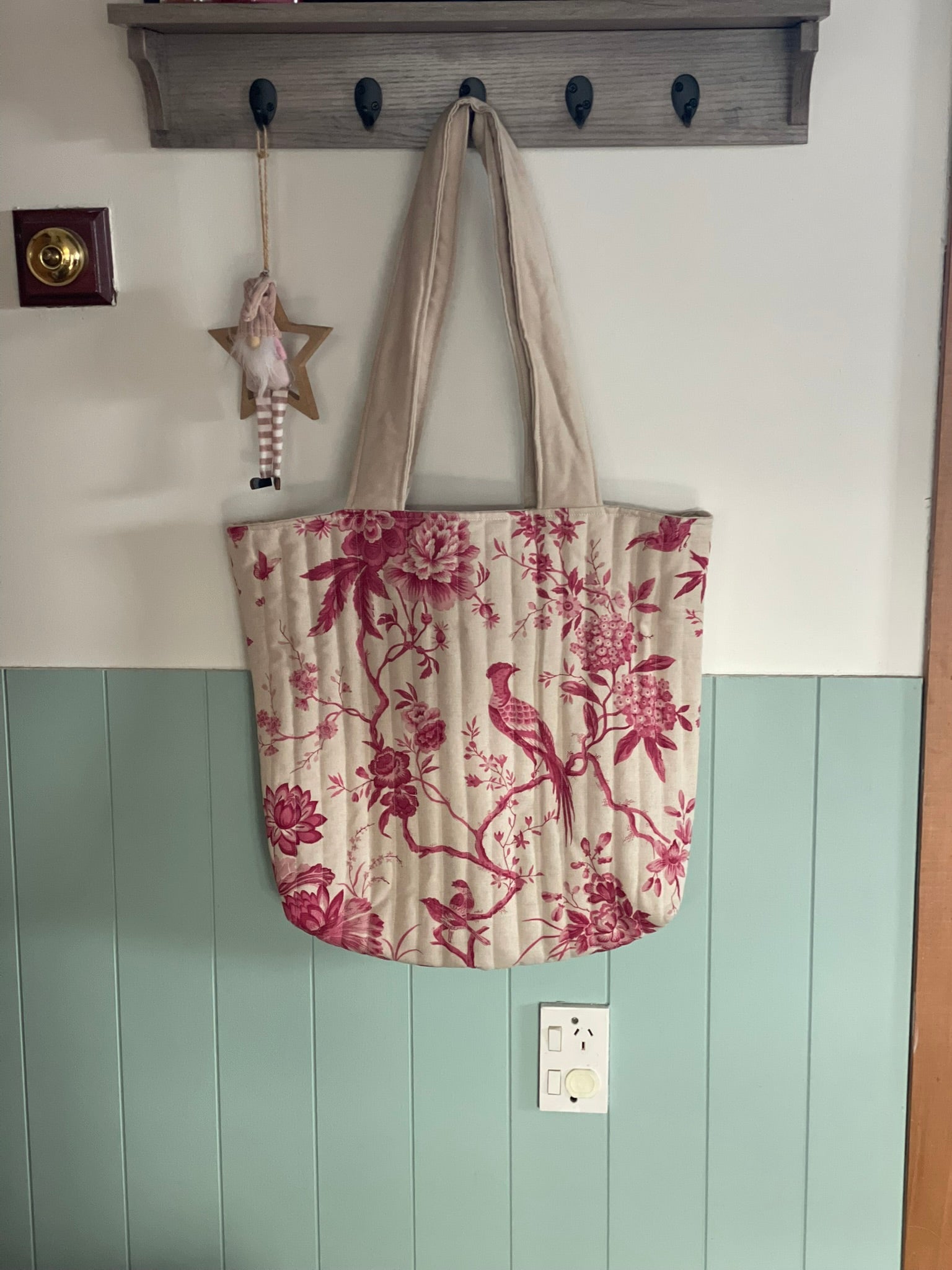 Everyday Tote Bag - Quilted linen with Dark Pink Pheasant