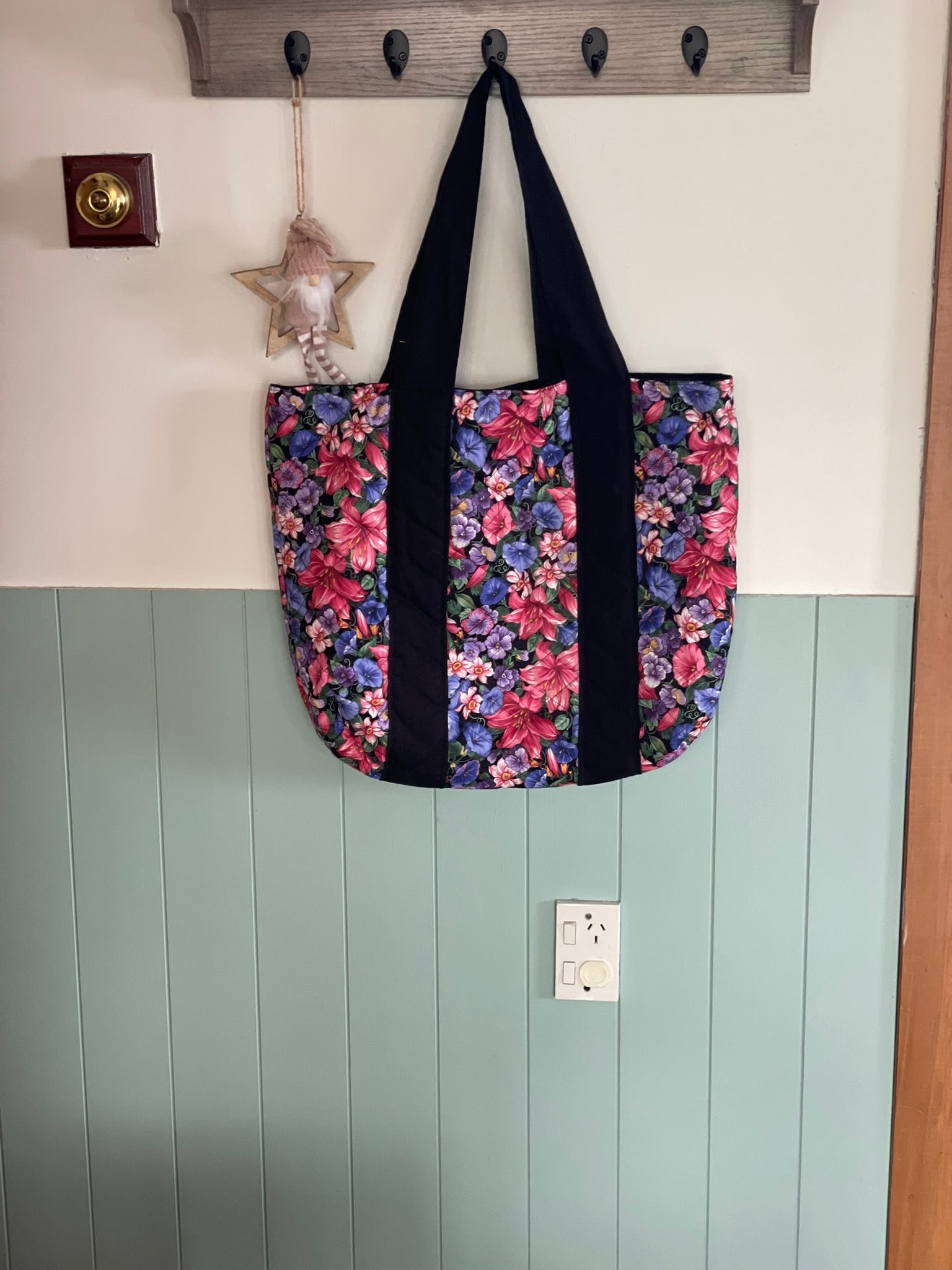 Everyday Tote Bag - Cross Hatch Quilted Floral with Black Straps